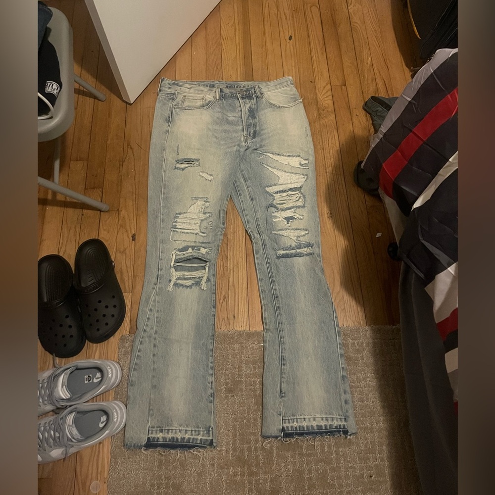 mnml flare cut jeans size 36x34 is good condition only wore twice.